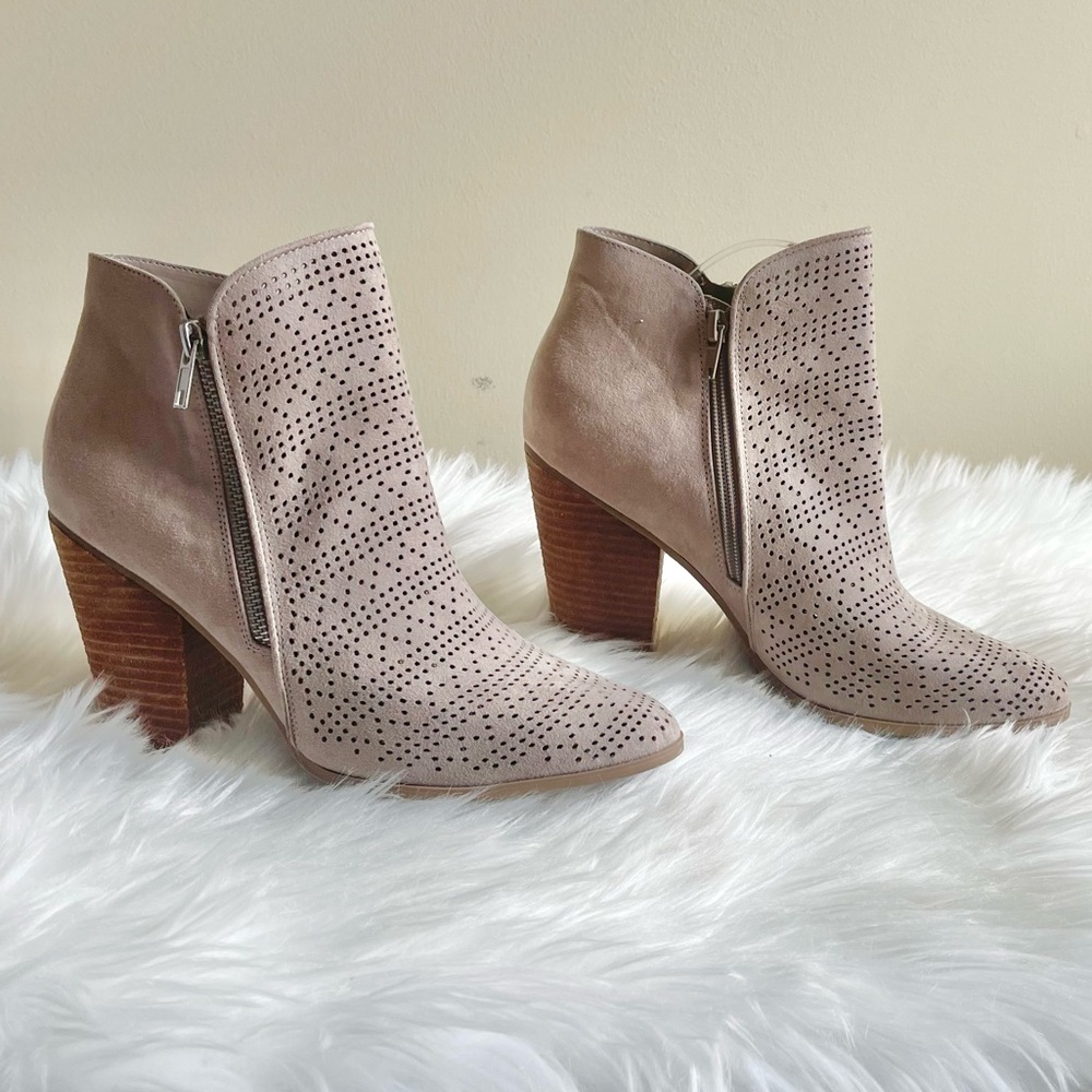 Carlos by Carlos Santana Hacey Perforated Tan Ankle Booties - Picture 3 of 7
